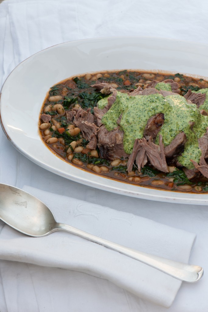 We show you how to make a delicious and traditional Easter lambs recipe with the help of the chefs at Daylesford farm.