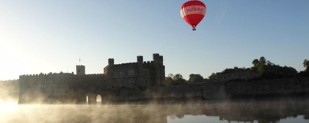 Hot air balloon rides make romantic gifts