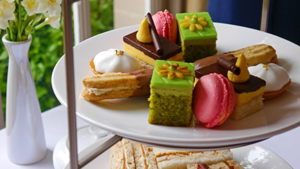 Macarons and cakes
