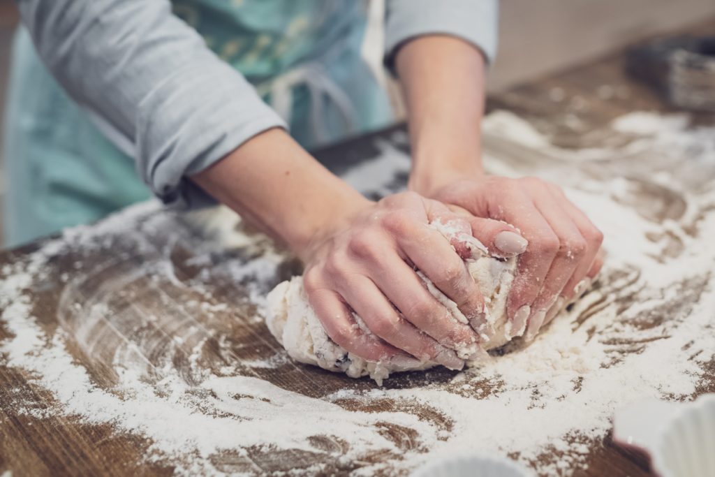 bake with a bake off legend