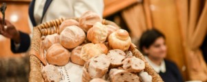 Presenting bread rolls